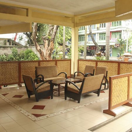 Reddoorz Plus @ Pejanggik Mataram Exterior photo