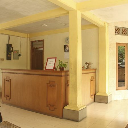Reddoorz Plus @ Pejanggik Mataram Exterior photo