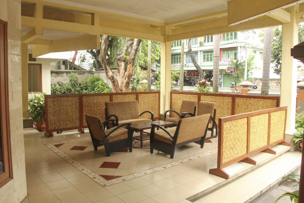 Reddoorz Plus @ Pejanggik Mataram Exterior photo